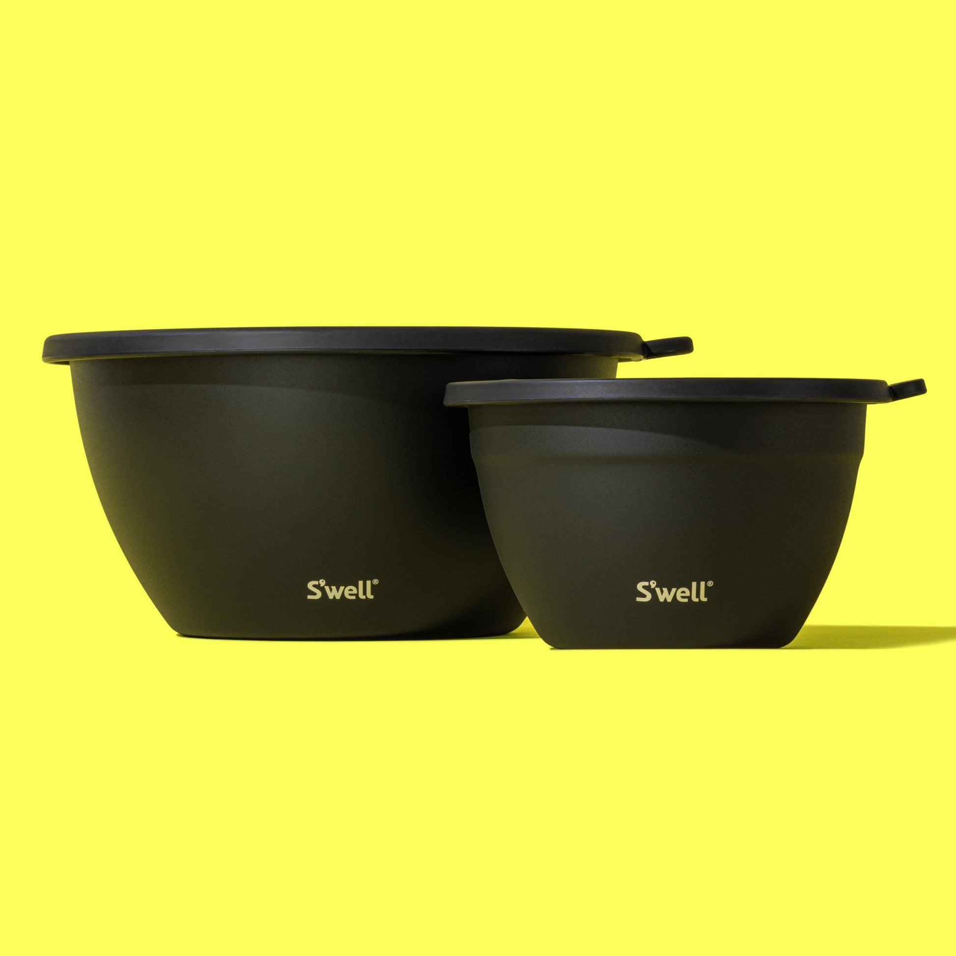 salad-bowl-kit-xl-184oz-j0 Swell-Onyx-Salad-Bowl-XL-Lifestyle.jpg