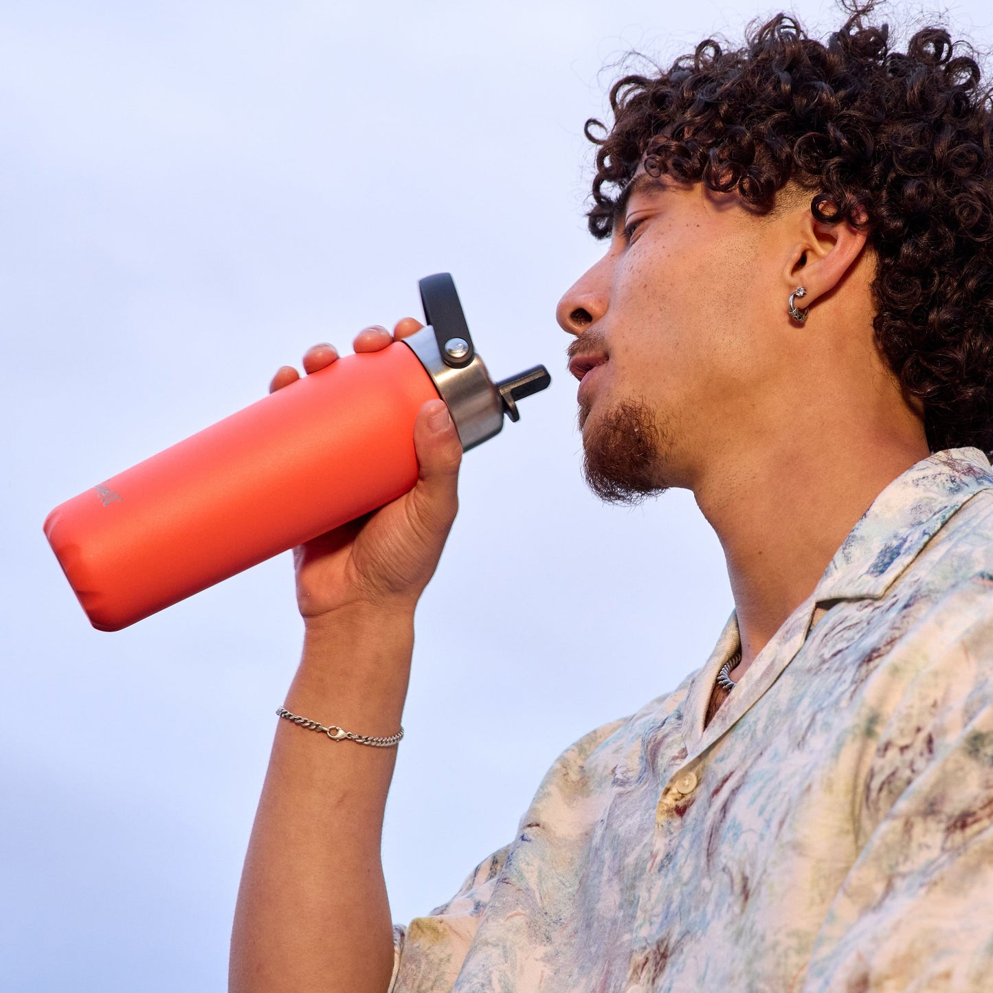 explorer-with-flip-straw-lid-24oz-l2 Swell-Radiant-Coral-Explorer.jpg