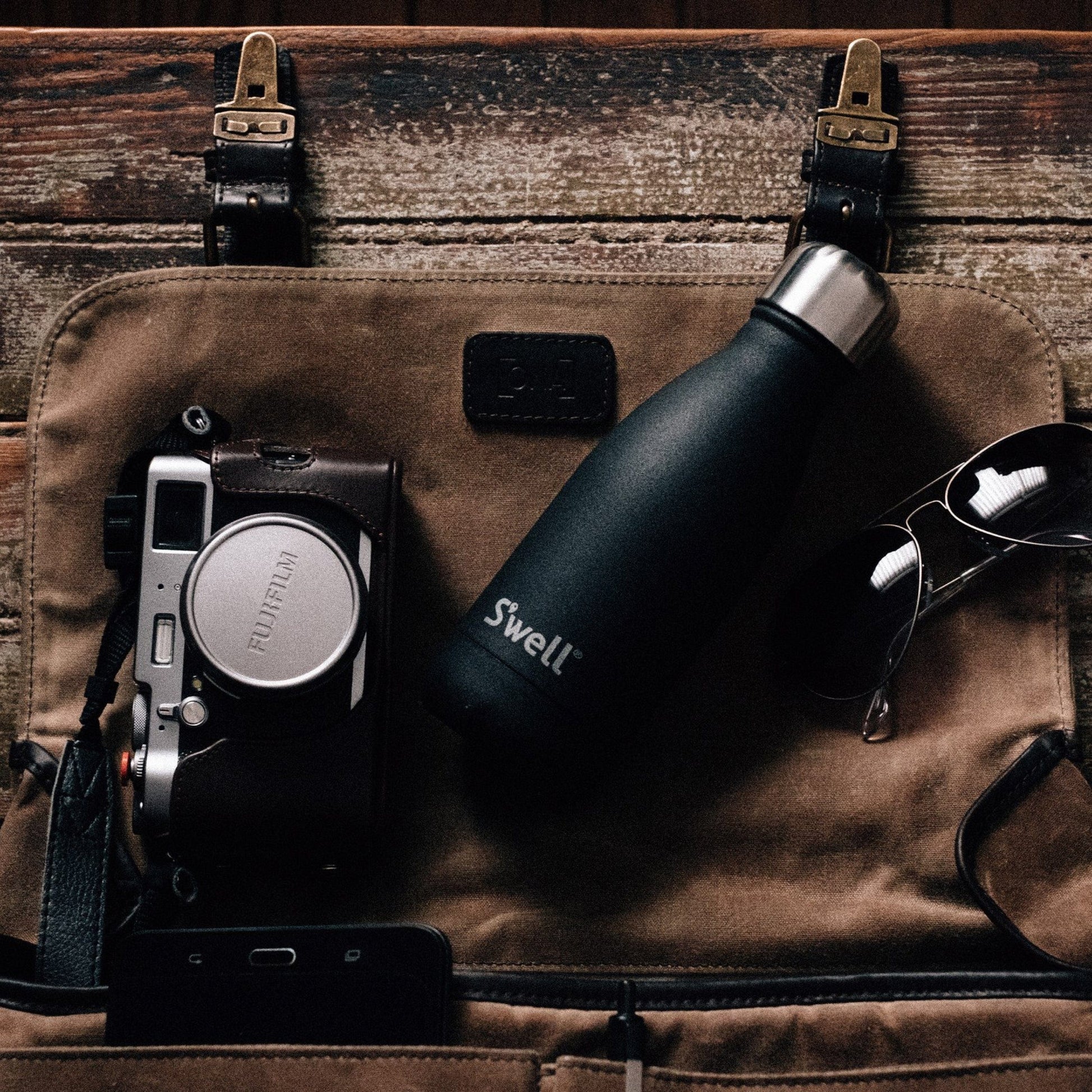 original-bottle-9oz-p7 Swell-Water-Bottle-9oz-Black-Onyx-LifeStyle.jpg