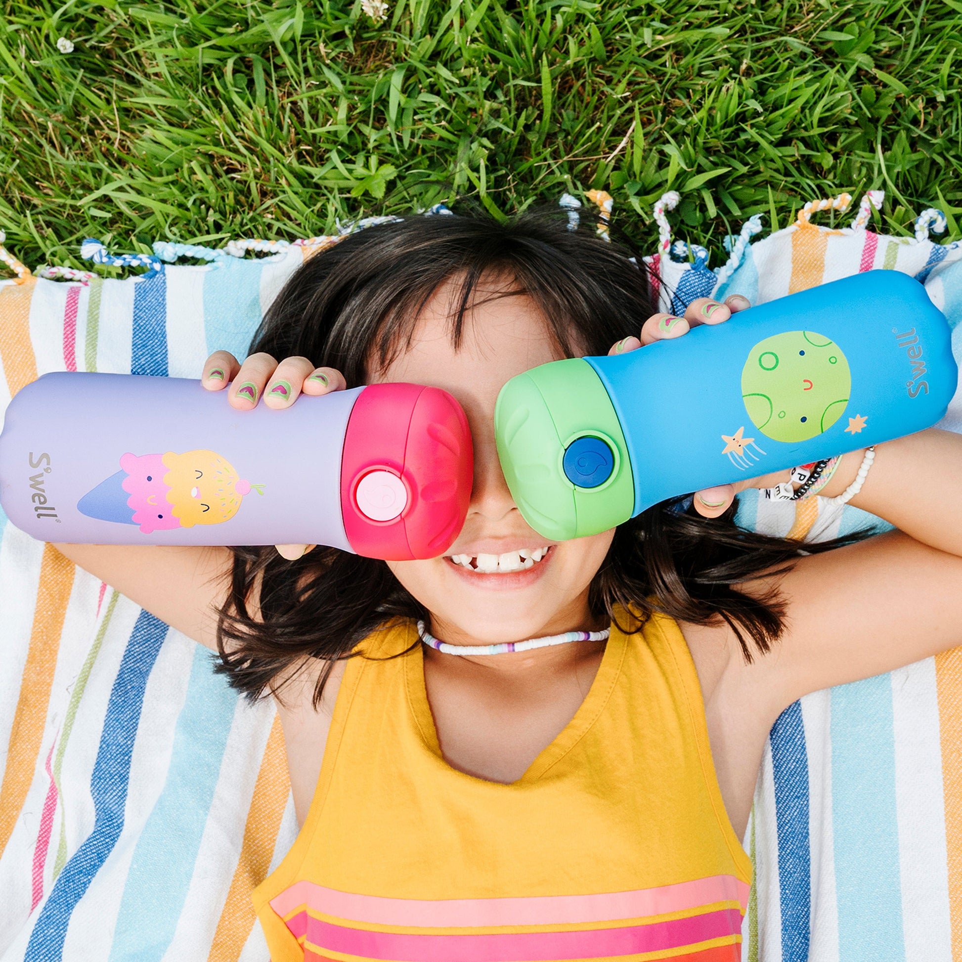 pop-top-traveler-14oz-n0 Swell_14oz_Kids_Pop_Top_Traveler_Happy_Scoops_Ice_Cream_Lifestyle.jpg