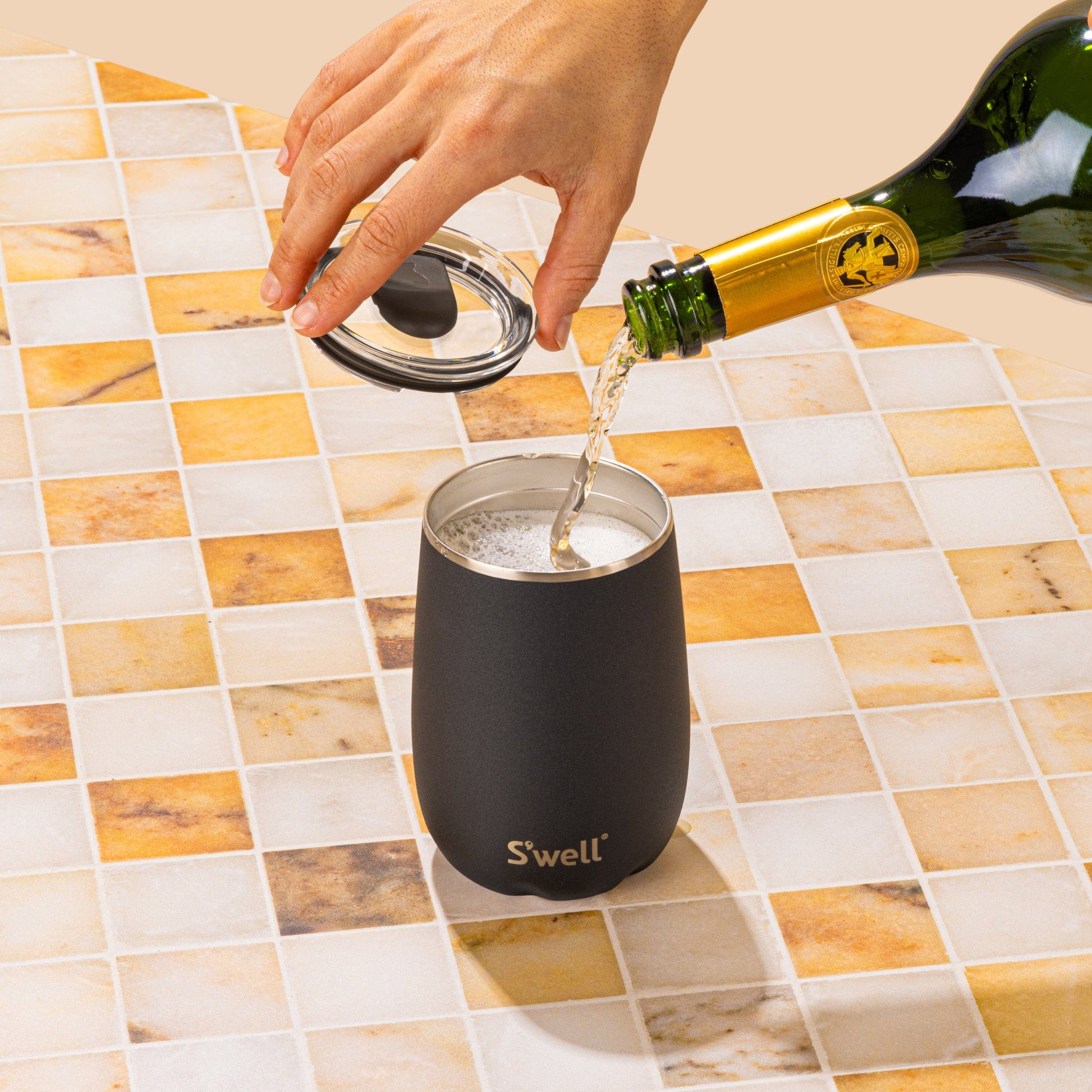 xl-sip-and-chill-bundle-x6 Swell_ONYX_XL_BARWARE_SET_Lifestyle-1.jpg